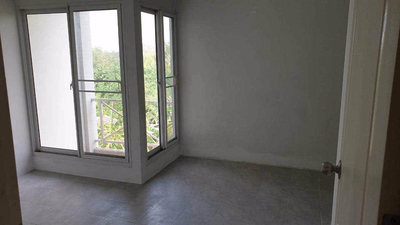 ขายบ้านทาวน์โฮม-แถมเฟอร์นิเจอร์สไตล์วินเทจ-หมู่บ้านทรัพย์หมื่นแสนนวลจันทร์