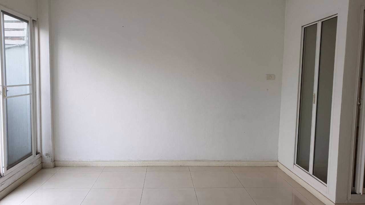 ขายบ้านทาวน์โฮม-แถมเฟอร์นิเจอร์สไตล์วินเทจ-หมู่บ้านทรัพย์หมื่นแสนนวลจันทร์