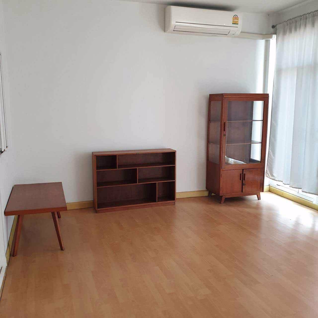 ขายบ้านทาวน์โฮม-แถมเฟอร์นิเจอร์สไตล์วินเทจ-หมู่บ้านทรัพย์หมื่นแสนนวลจันทร์