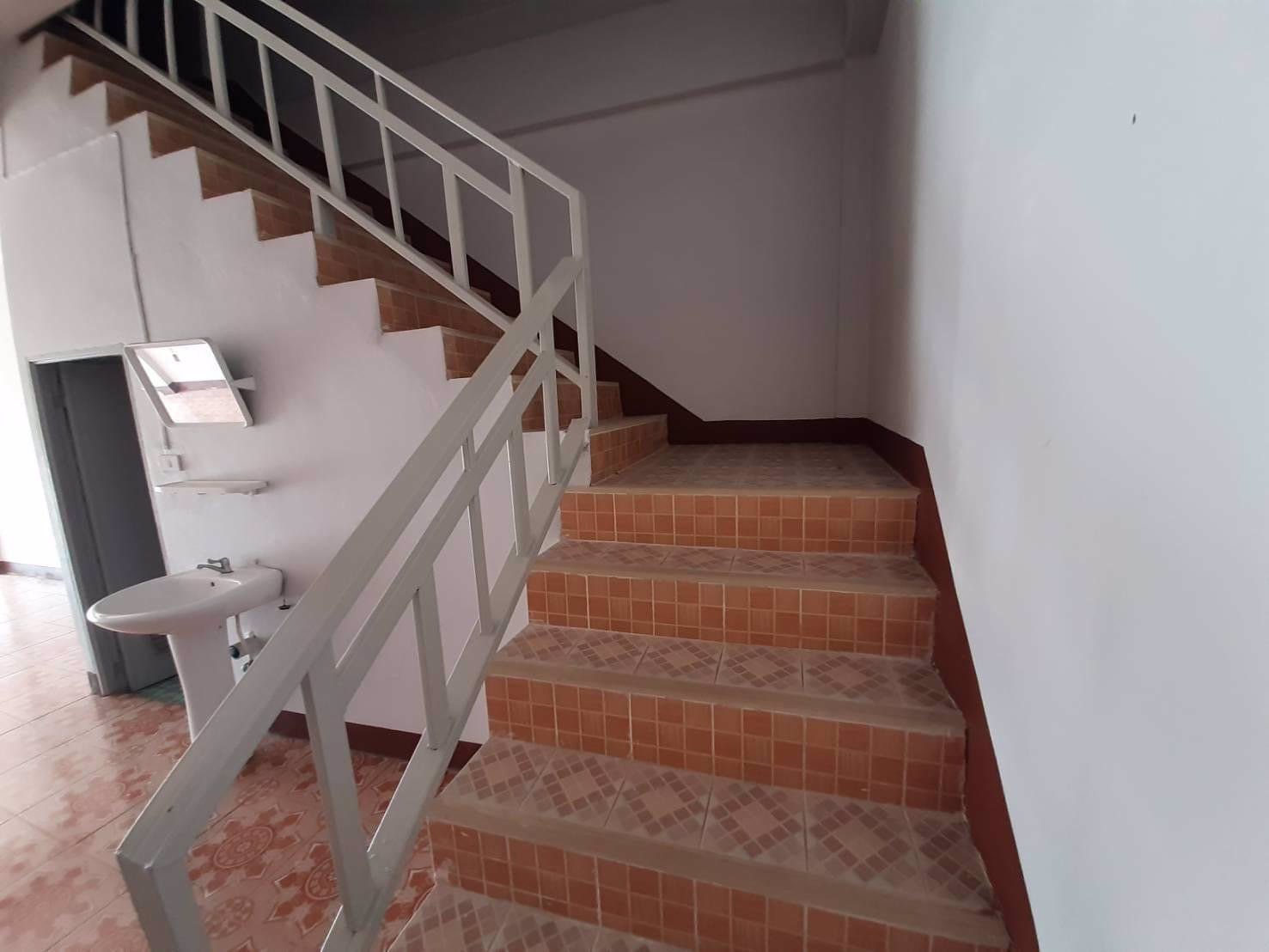 ขายอาคารพาณิชย์-2-ชั้น-จำนวน-2-ห้องติดกัน-ติดถนนสี่เลน-เส้นหลัก-101-