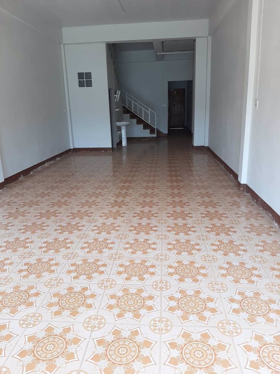 ขายอาคารพาณิชย์-2-ชั้น-จำนวน-2-ห้องติดกัน-ติดถนนสี่เลน-เส้นหลัก-101-