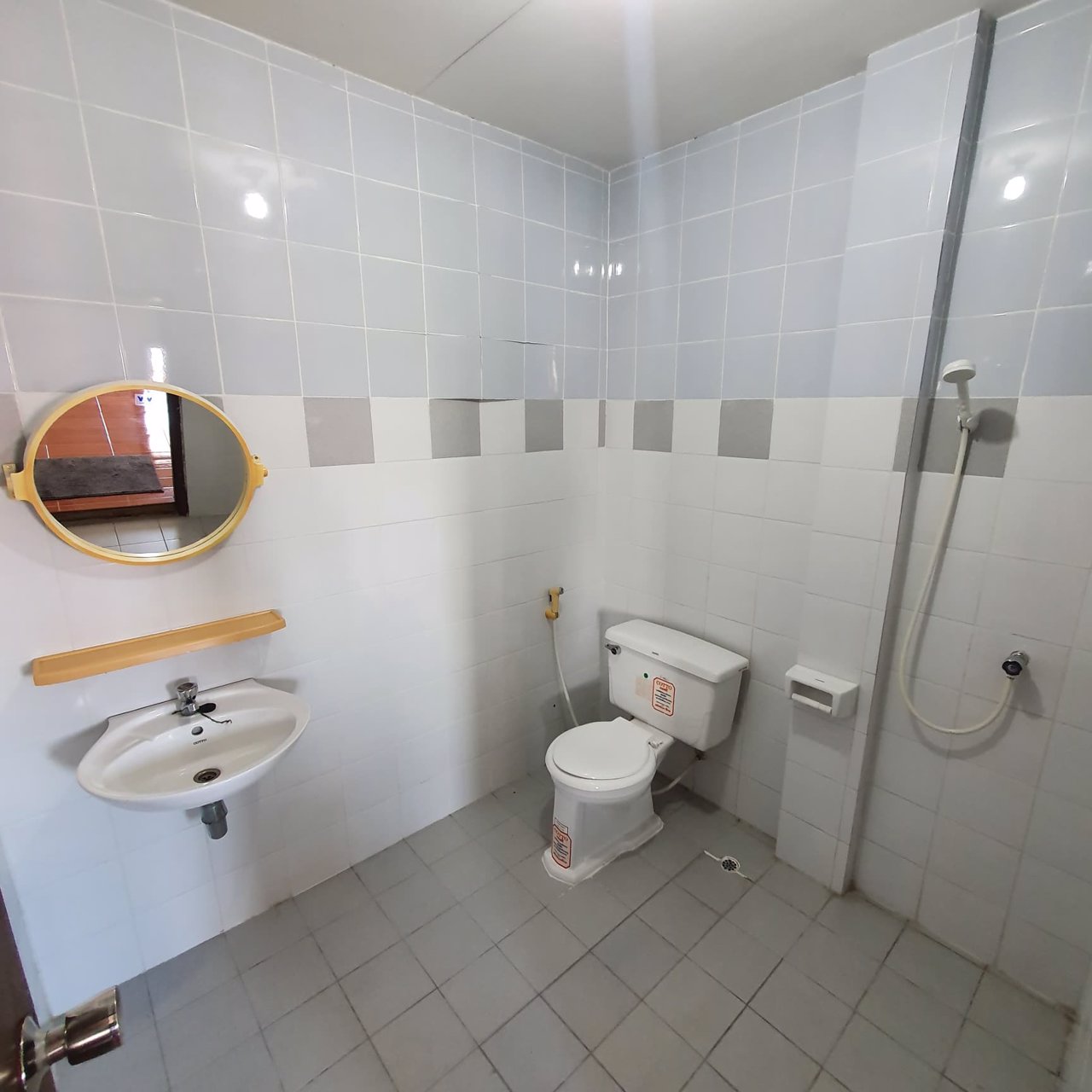 ขายทาวน์เฮ้าส์-3-ชั้น-หลังมุม-หมู่บ้านธนากรวิลล่า-2