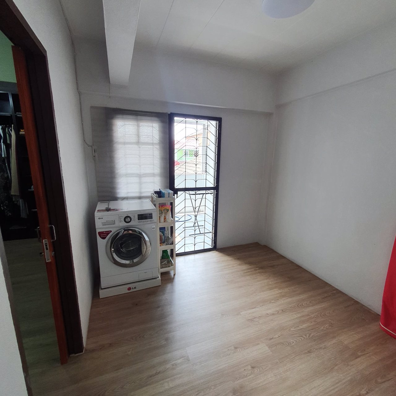 ขายทาวน์เฮ้าส์-3-ชั้น-หลังมุม-หมู่บ้านธนากรวิลล่า-2