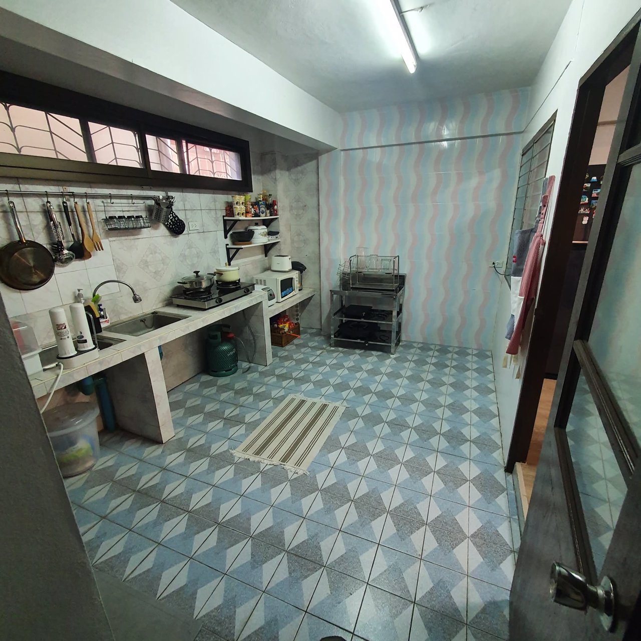 ขายทาวน์เฮ้าส์-3-ชั้น-หลังมุม-หมู่บ้านธนากรวิลล่า-2