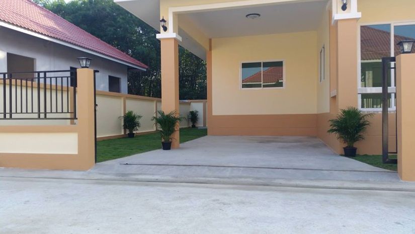 ขายบ้านเดี่ยว-สร้างใหม่-จองเพียง-50000-บาทเท่านั้น-อยู่ติดโรงเรียนบ้านคลองสำโรง-บ้านแพ้ว-จังหวัดสมุ