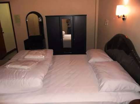 ขายกิจการโรงแรมโกลเด้นรีสอร์ท-พร้อมดำเนินกิจการต่อได้ทันที-อยู่ตรงข้ามโรงพยาบาลสมเด็จยุพราชปัว-จน่า