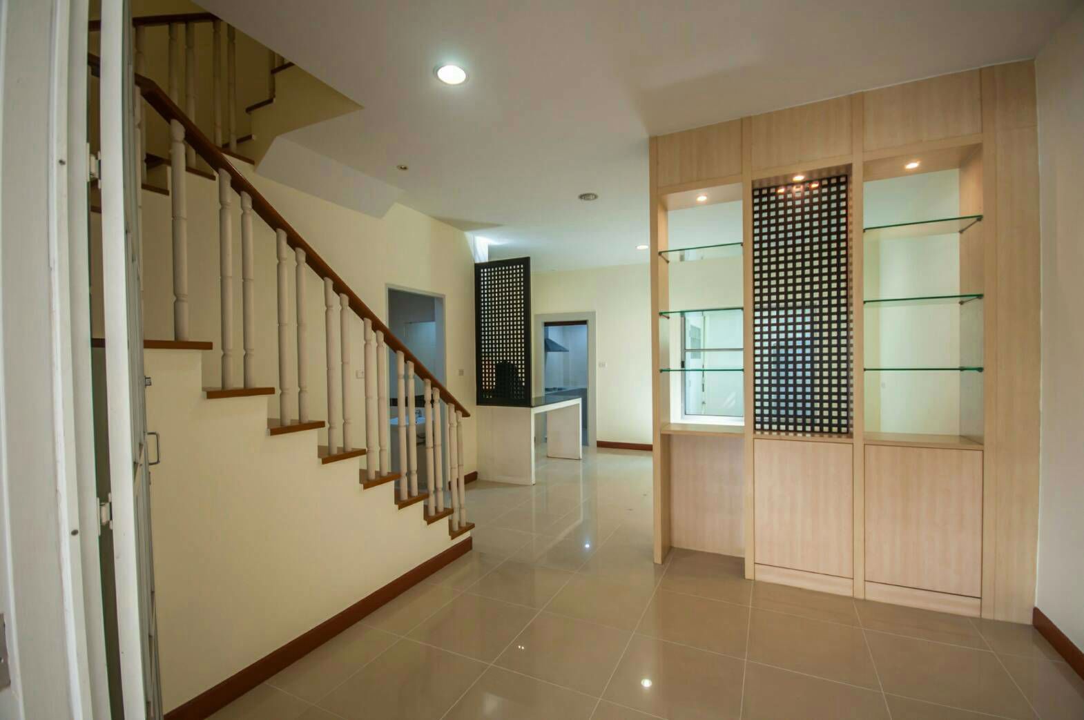 ขายด่วน-บ้านกลางกรุง-เวียนนา-พระราม-3-ราคาถูก-พร้อมยื่นกู้-100-ใกล้-brt-วัดปริวาศ-และทางด่วน