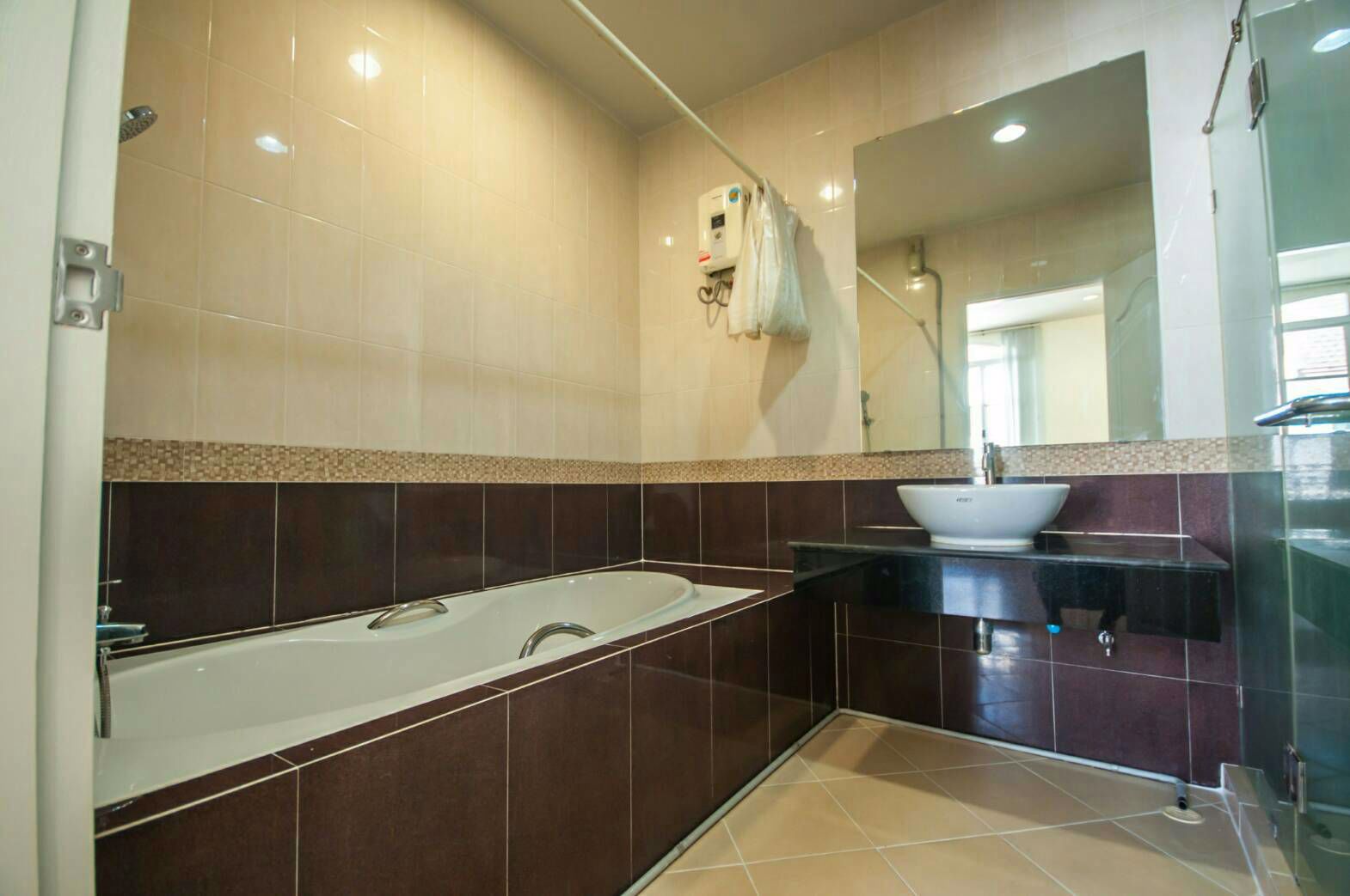 ขายด่วน-บ้านกลางกรุง-เวียนนา-พระราม-3-ราคาถูก-พร้อมยื่นกู้-100-ใกล้-brt-วัดปริวาศ-และทางด่วน