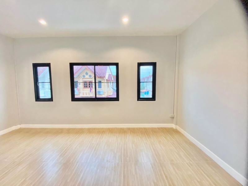 บ้านติดรถไฟฟ้า-สไตล์มินิมอล-หมู่บ้านเจ้าพระยา8-ถนนเมน