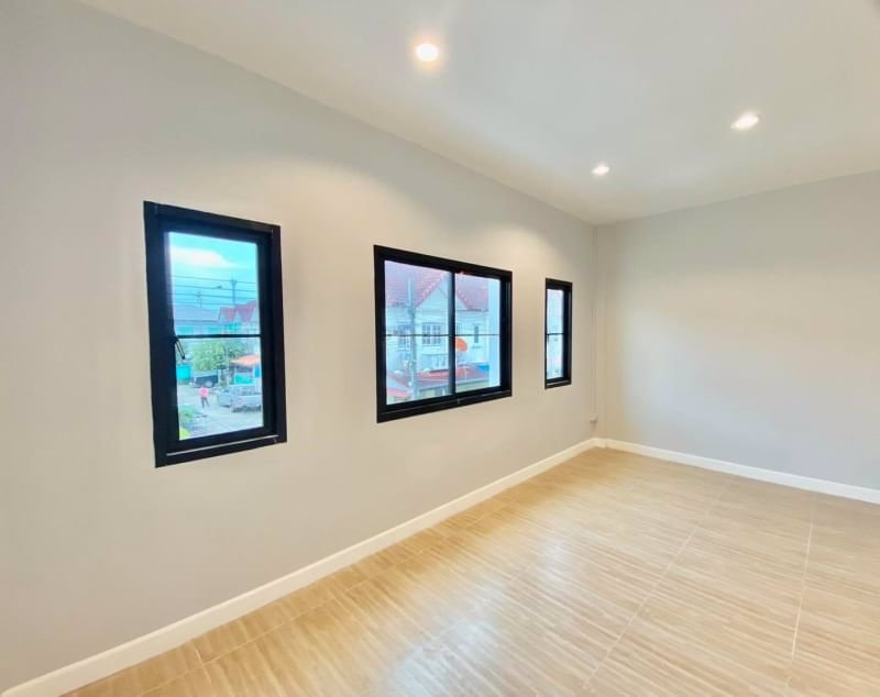 บ้านติดรถไฟฟ้า-สไตล์มินิมอล-หมู่บ้านเจ้าพระยา8-ถนนเมน