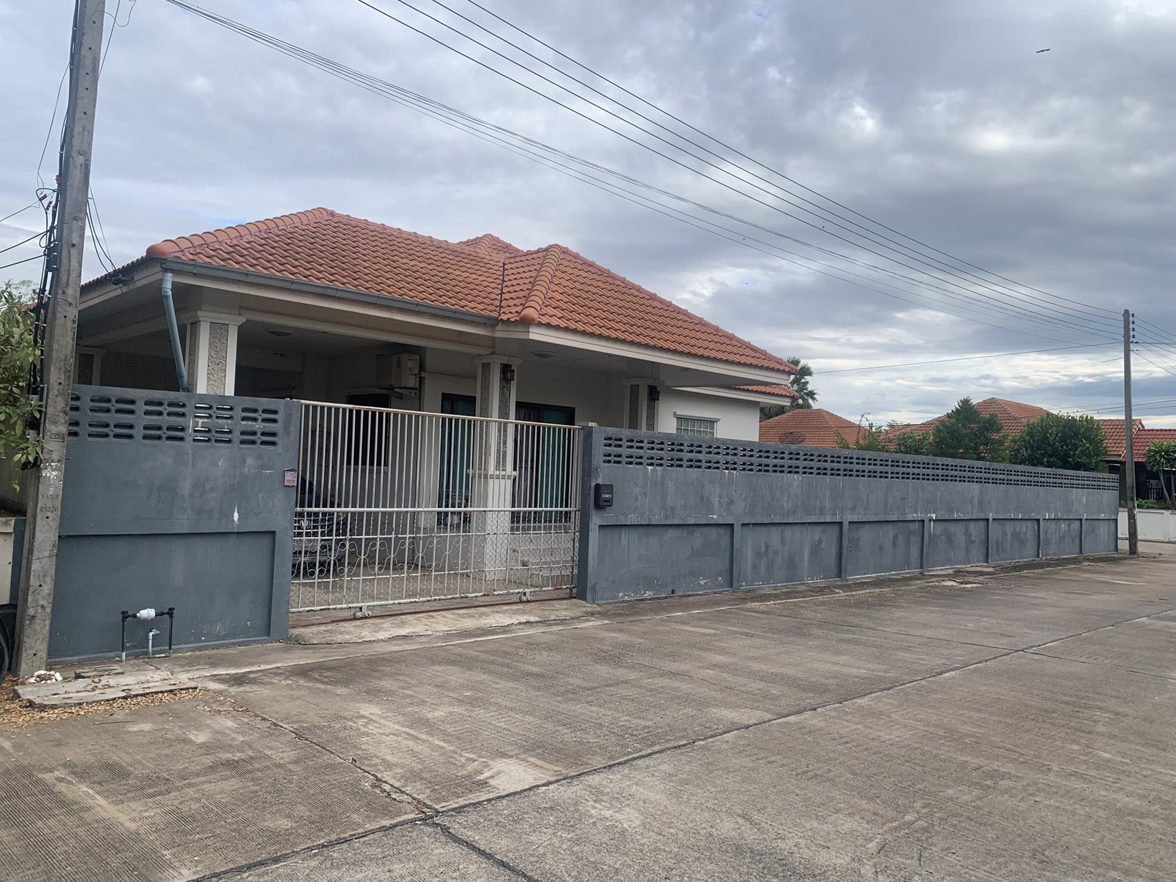 ขายบ้านเดี่ยวพร้อมที่ดิน-บ้านหัวมุมถนน-ในหมู่บ้าน-วีพีการ์เด้นโฮม-โครงการ-1