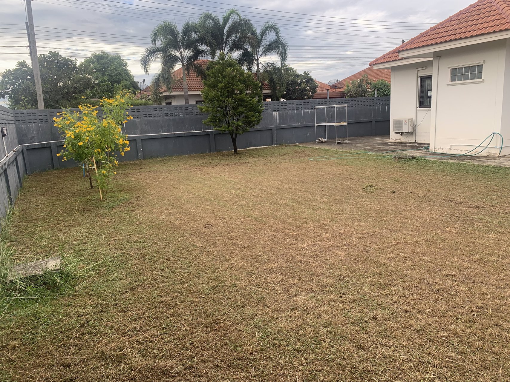 ขายบ้านเดี่ยวพร้อมที่ดิน-บ้านหัวมุมถนน-ในหมู่บ้าน-วีพีการ์เด้นโฮม-โครงการ-1