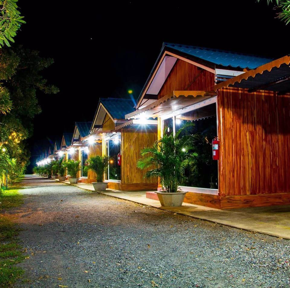 ขาย-รีสอร์ท-พื้นที่-6-ไร่-1-งาน-18-5-10-ตรว-ทำเลดี-ใกล้สวนสัตว์บึงฉวาก-จสุพรรณบุรี-