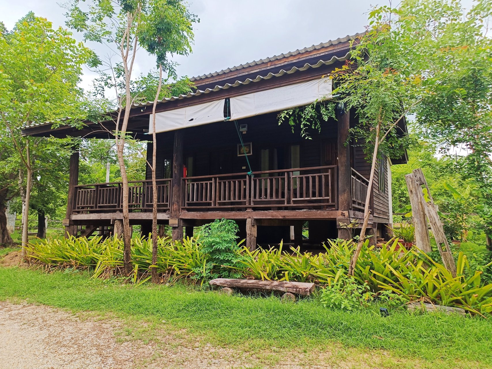 ขายที่ดินพร้อมสิ่งปลูกสร้างรีสอร์ท-สไตล์ลอร์ฟ10ห้อง