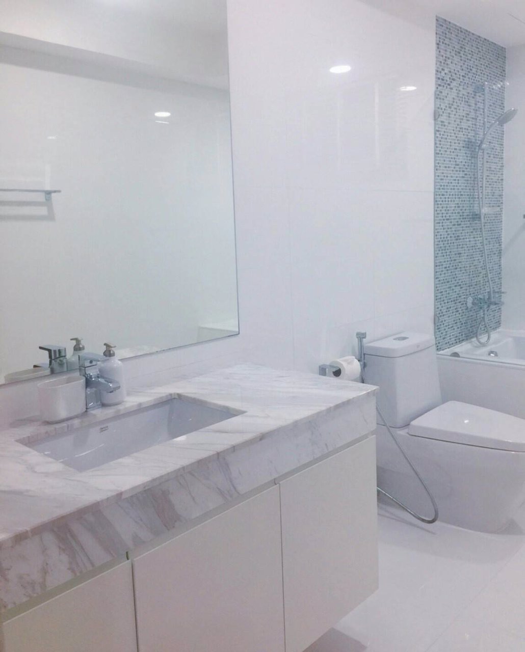 ขาย-หรือ-ให้เช่าด่วน-คอนโดสวย-ตกแต่งใหม่-วิวเมือง-ย่านเอกมัย