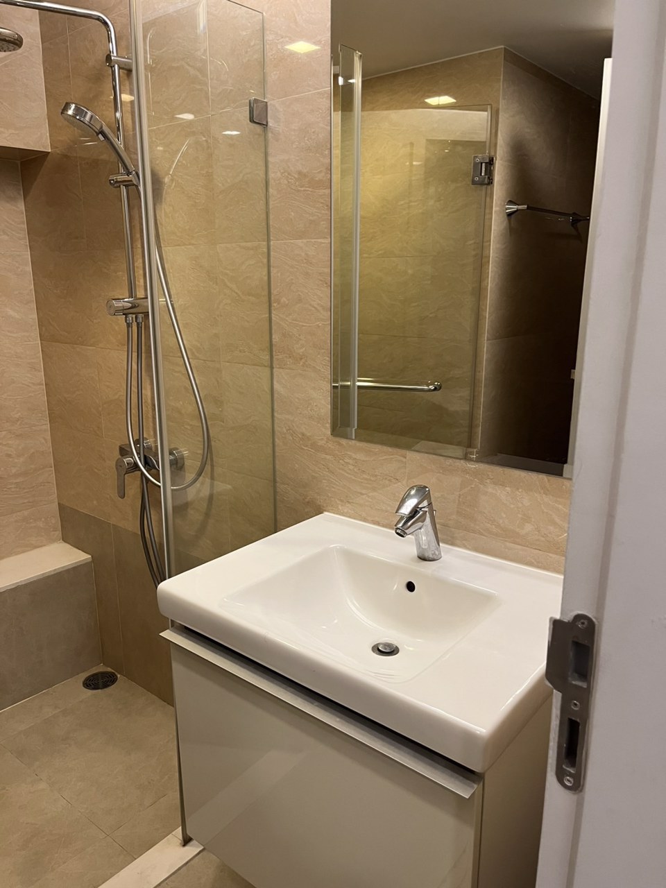 ขายคอนโดโฟคัส-แอท-เพลินจิต-focus-เพลินจิต-