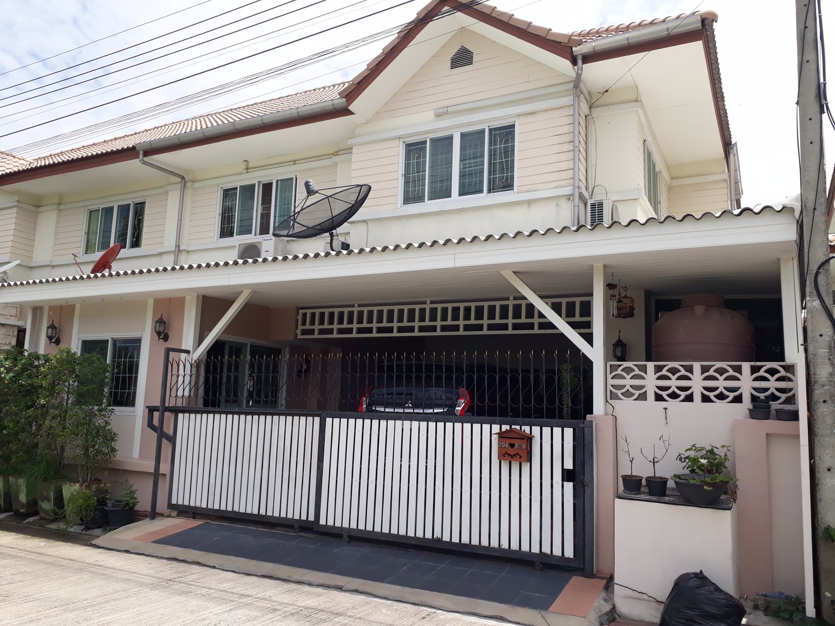 ขายบ้าน-2-ชั้น-ใกล้รถไฟฟ้าสายสีแดง-มหาวิทยาลัยรังสิต-เมืองเอก-สนามบินดอนเมือง