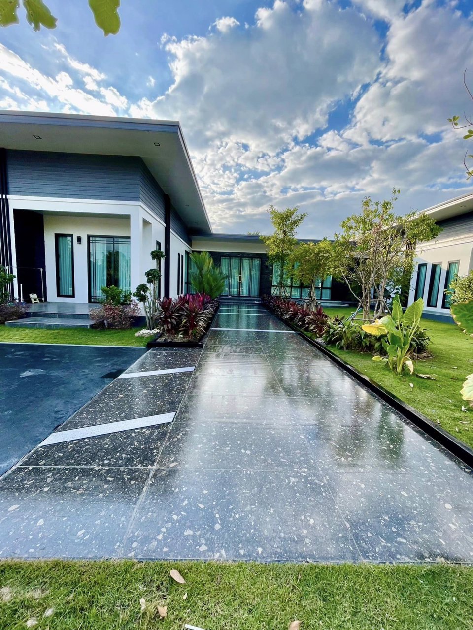 ขายด่วน-ขายถูก-บ้านสวยนครนายก-บ้านเดี่ยวหลังใหญ่-พื้นที่-4-ไร่-1-งาน-4-ตรว-ตกแต่งสวยงามมาก