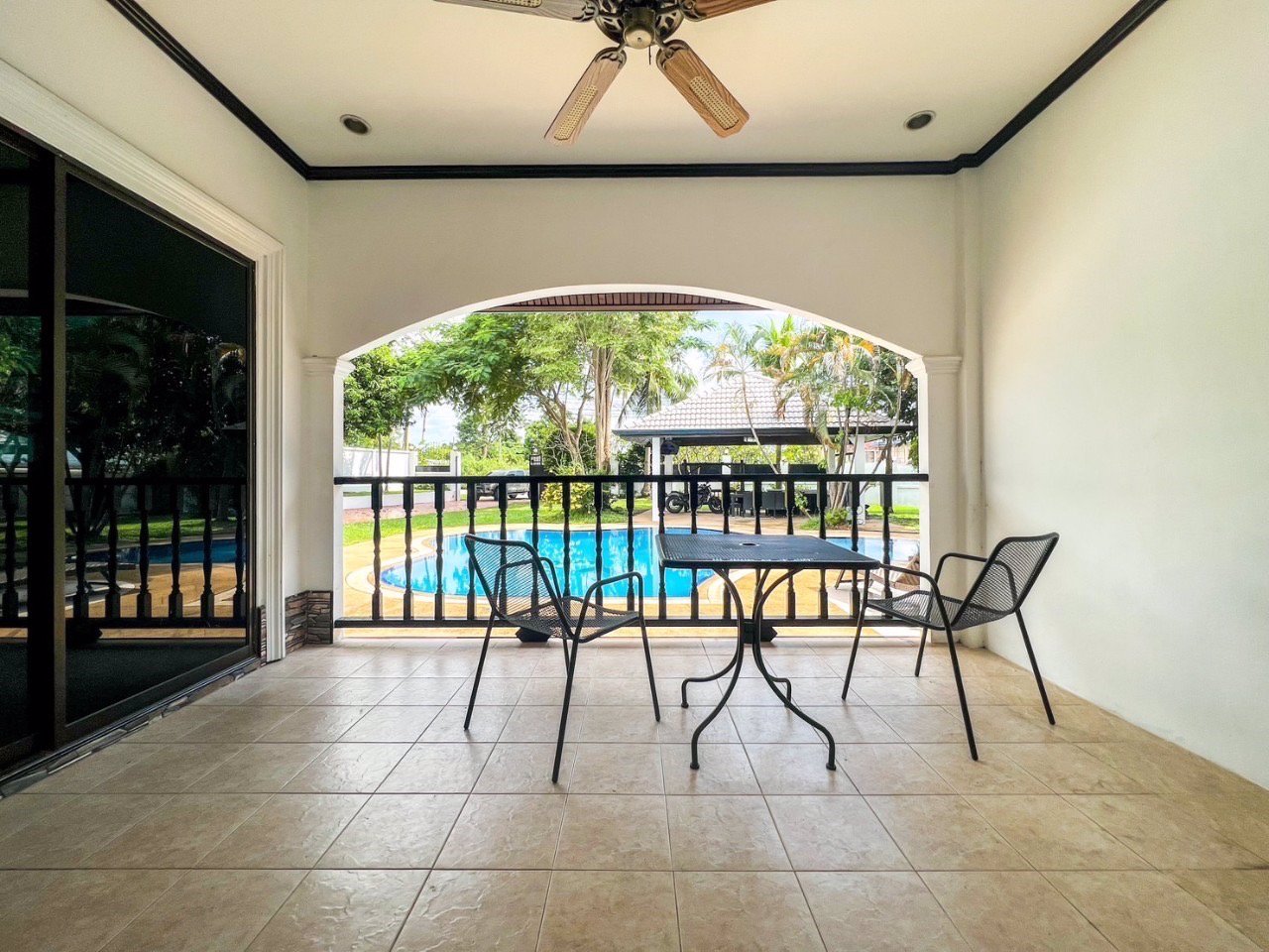 ขายบ้านเดี่ยว-พัทยา-พร้อมสระว่ายน้ำ-ห่างจากทะเลเพียง9นาที-pattaya-villa-far-from-beach-9-mins-芭提雅别墅