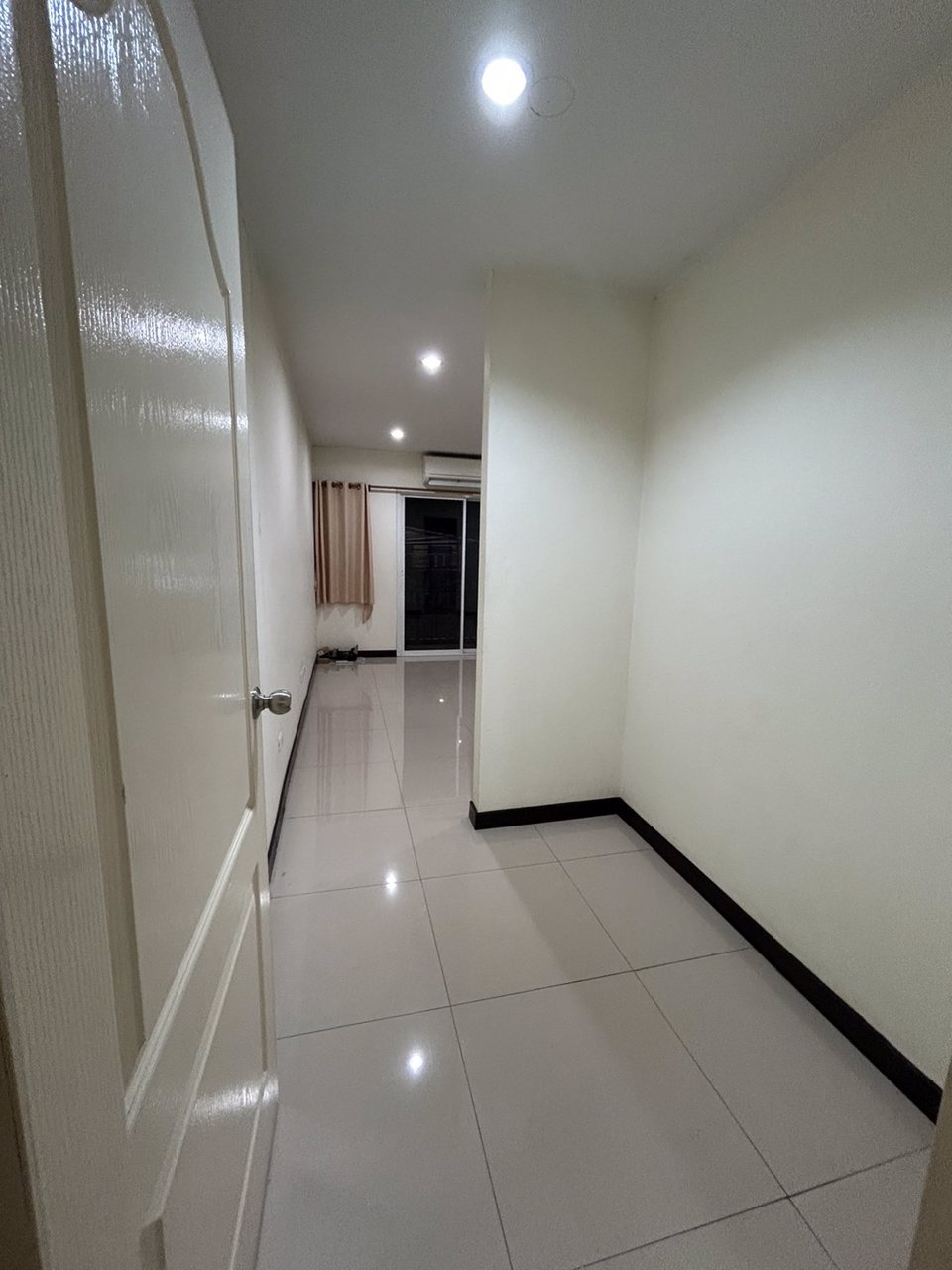 ให้เช่าอาคารพาณิชย์-บ้านด้านหลังอาคารพาณิชย์-ติดถนนเชียงใหม่-ฮอด