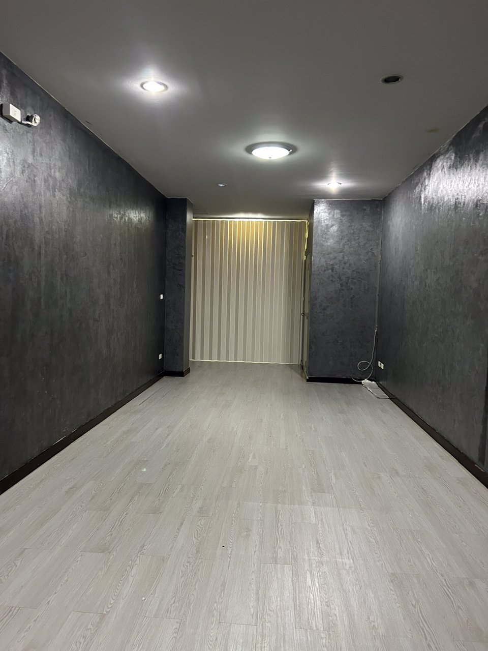 ให้เช่าอาคารพาณิชย์-บ้านด้านหลังอาคารพาณิชย์-ติดถนนเชียงใหม่-ฮอด