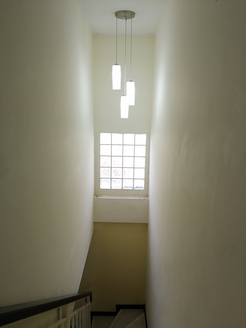 ให้เช่าอาคารพาณิชย์-บ้านด้านหลังอาคารพาณิชย์-ติดถนนเชียงใหม่-ฮอด