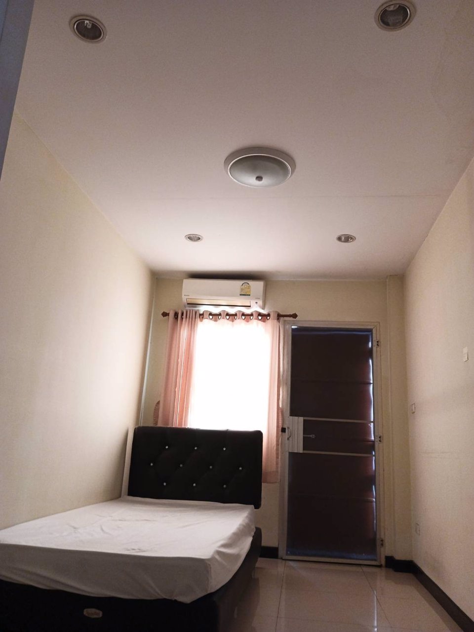 ให้เช่าอาคารพาณิชย์-บ้านด้านหลังอาคารพาณิชย์