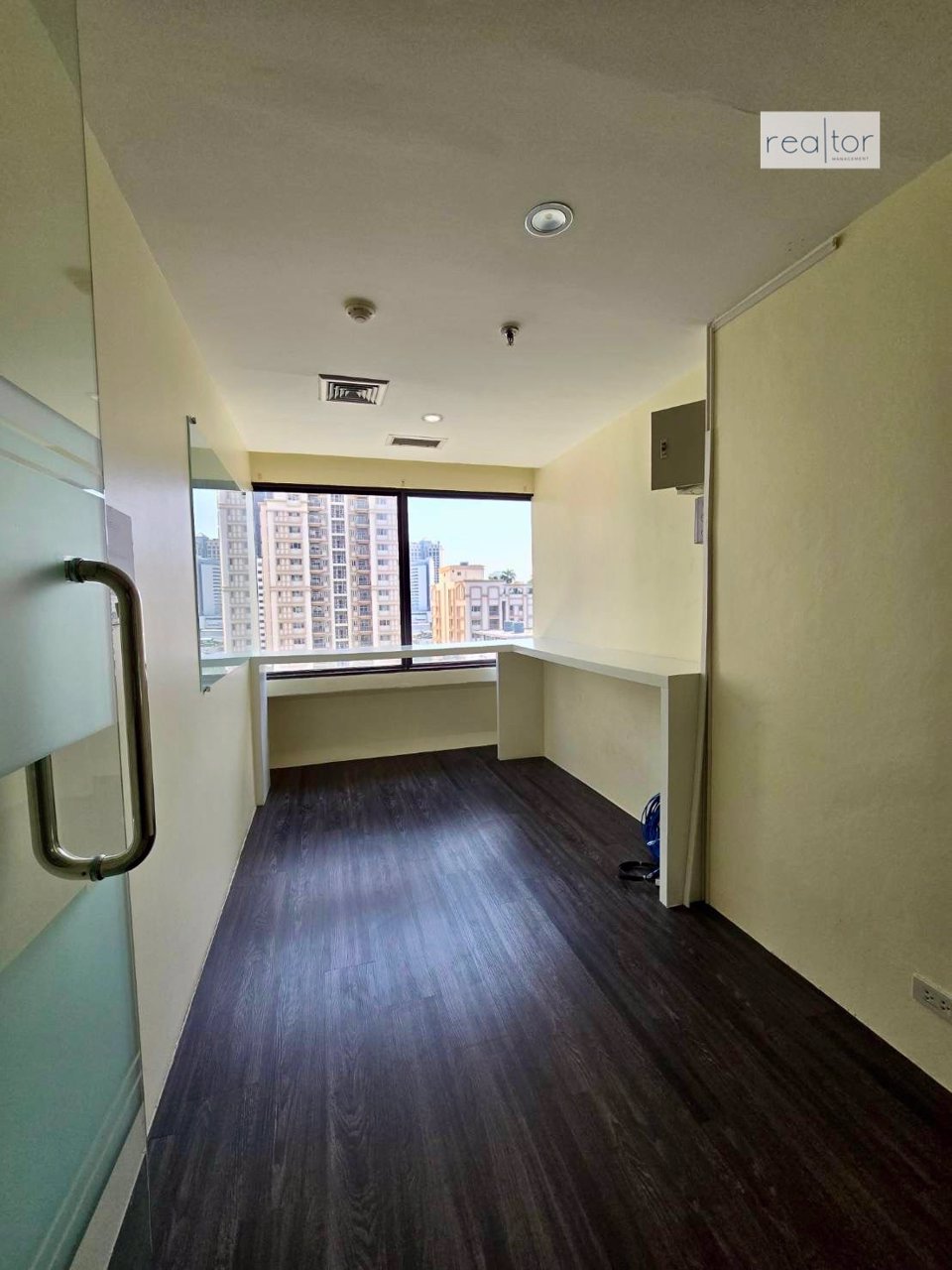 พื้นที่สำนักงานให้เช่า-ใจกลางเมือง-ใกล้รถไฟฟ้า-28258-ตรม-ชั้น-15c-โอเชี่ยน-2