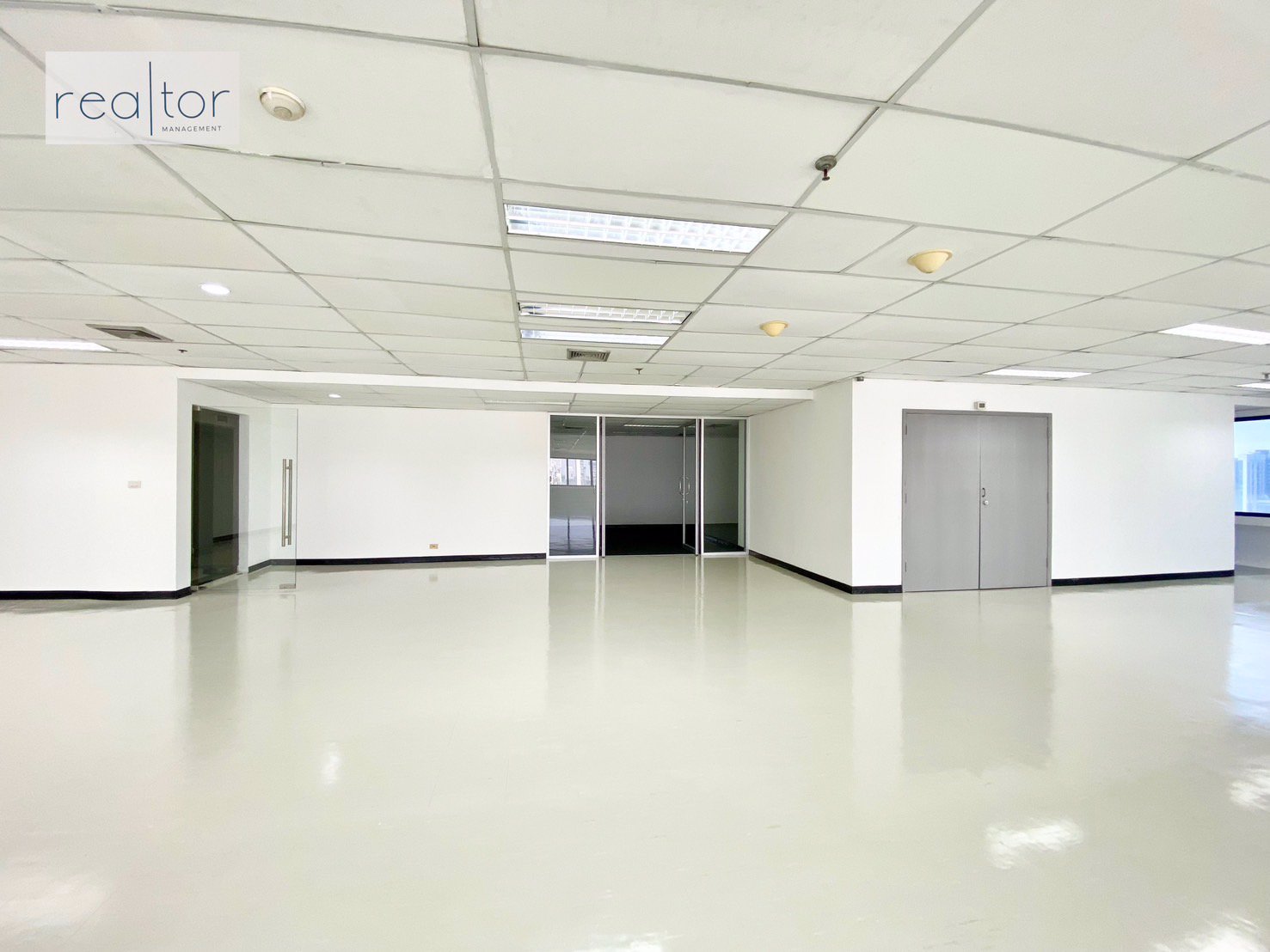 พื้นที่สำนักงานให้เช่า-ห้องโล่ง-ห้องใหญ่-วิวสวย-ใกล้รถไฟฟ้า-ขนาด-37257-ตรม-ชั้น-41c-โอเชี่ยน-2