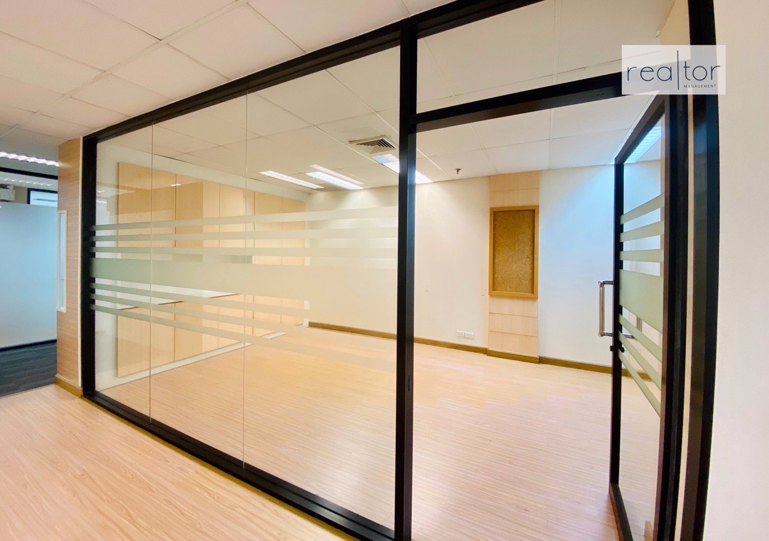 พื้นที่สำนักงานออฟฟิศว่างให้เช่า-ใจกลางเมือง-ใกล้รถไฟฟ้า-6488-ตรม-ชั้น-38b-โอเชี่ยน-ทาวเวอร์-2