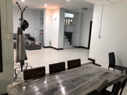 ให้เช่าบ้านแฝด-ปรับปรุงใหม่-สภาพดี-ใกล้รถไฟฟ้า