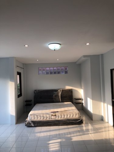 ให้เช่าบ้านแฝด-ปรับปรุงใหม่-สภาพดี-ใกล้รถไฟฟ้า