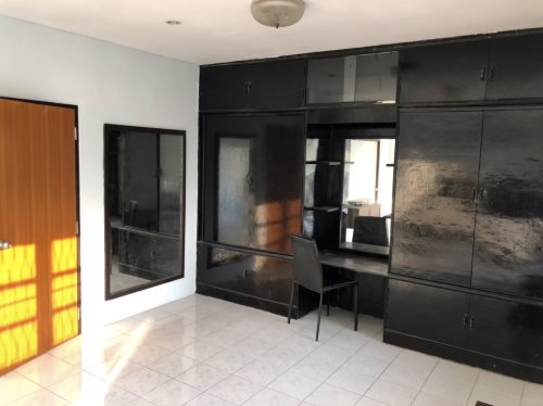 ให้เช่าบ้านแฝด-ปรับปรุงใหม่-สภาพดี-ใกล้รถไฟฟ้า