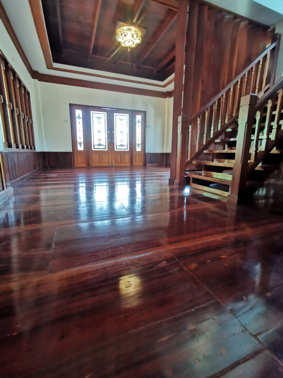 ขายบ้านเดี่ยว-2-ชั้น-ไทยประยุกต์-บิ้วอินไม้สัก-ทำเลดี-ติดถนน-ใกล้โรงเรียนวิเศษสมุทคุณ-ตลาดกระทุ่มแบน