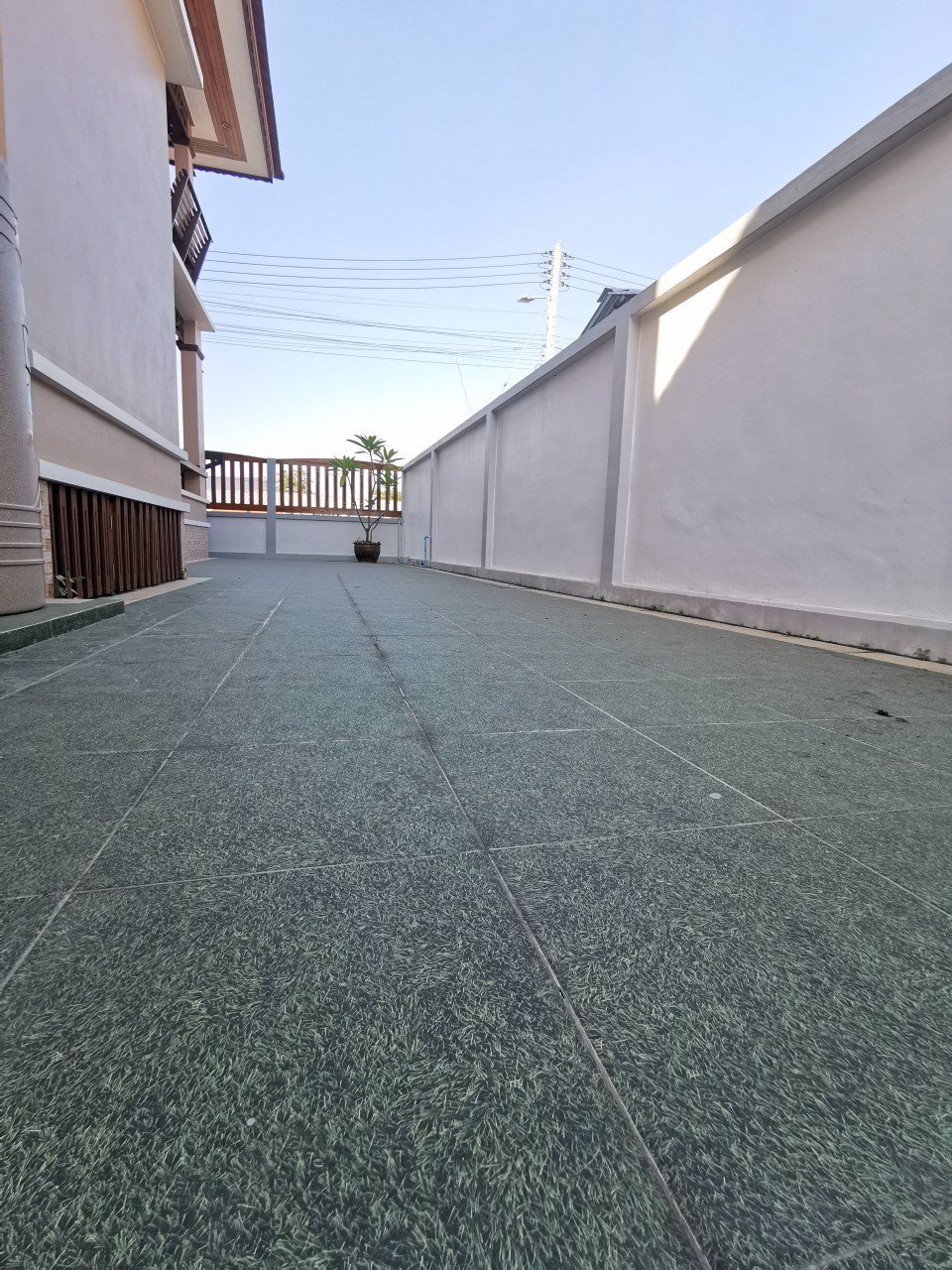 ขายบ้านเดี่ยว-2-ชั้น-ไทยประยุกต์-บิ้วอินไม้สัก-ทำเลดี-ติดถนน-ใกล้โรงเรียนวิเศษสมุทคุณ-ตลาดกระทุ่มแบน