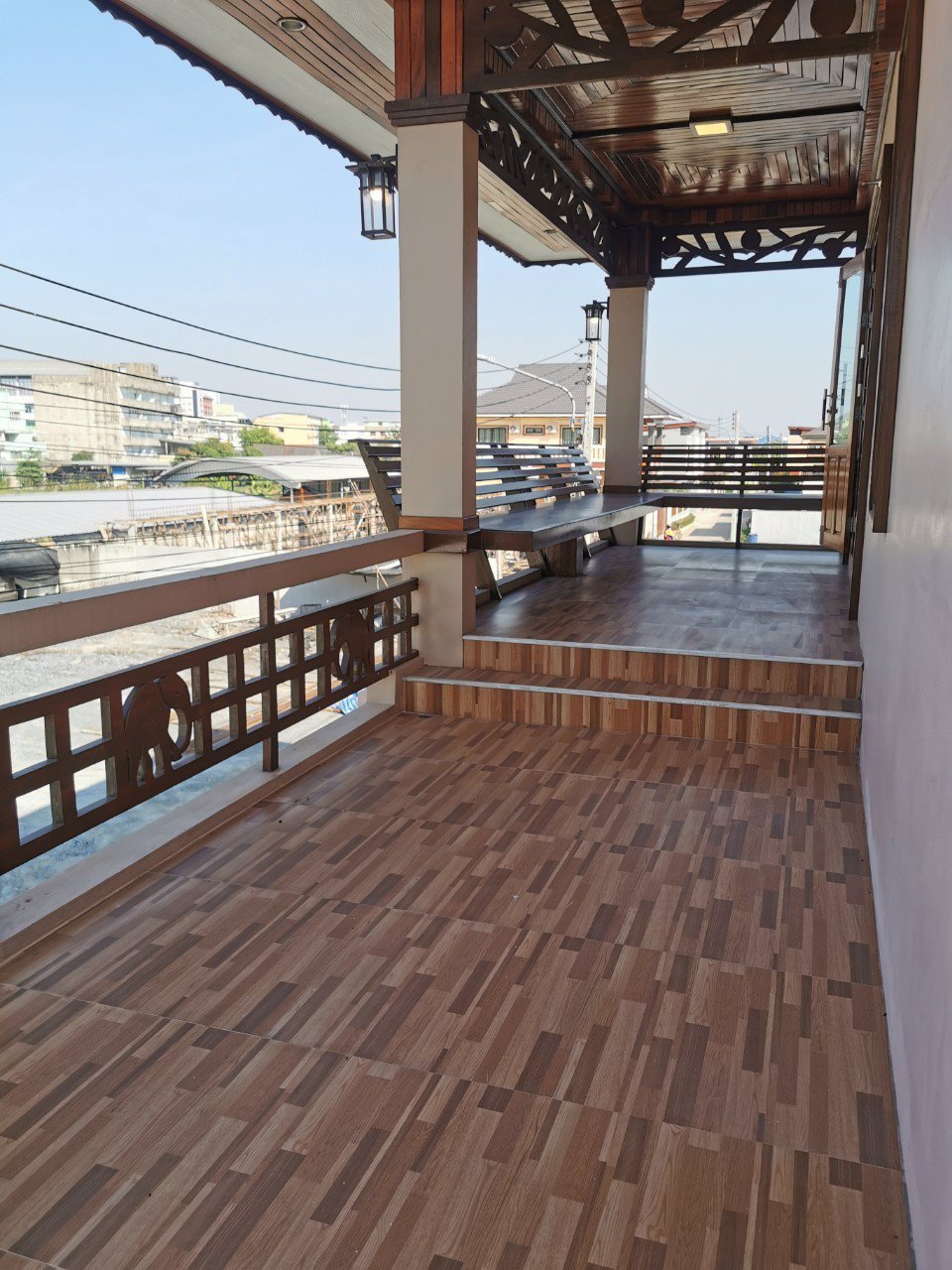 ขายบ้านเดี่ยว-2-ชั้น-ไทยประยุกต์-บิ้วอินไม้สัก-ทำเลดี-ติดถนน-ใกล้โรงเรียนวิเศษสมุทคุณ-ตลาดกระทุ่มแบน