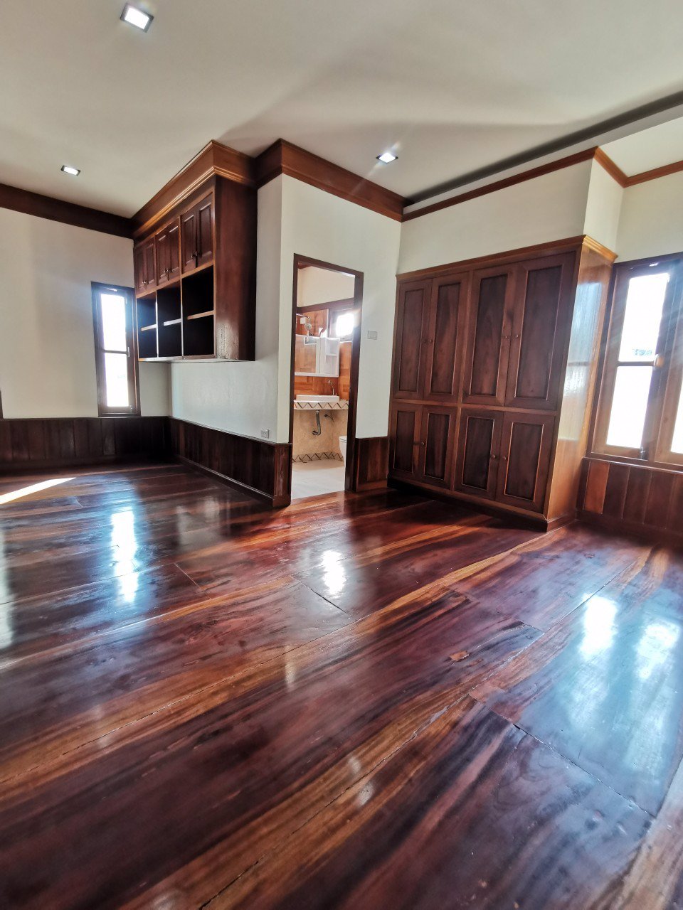 ขายบ้านเดี่ยว-2-ชั้น-ไทยประยุกต์-บิ้วอินไม้สัก-ทำเลดี-ติดถนน-ใกล้โรงเรียนวิเศษสมุทคุณ-ตลาดกระทุ่มแบน