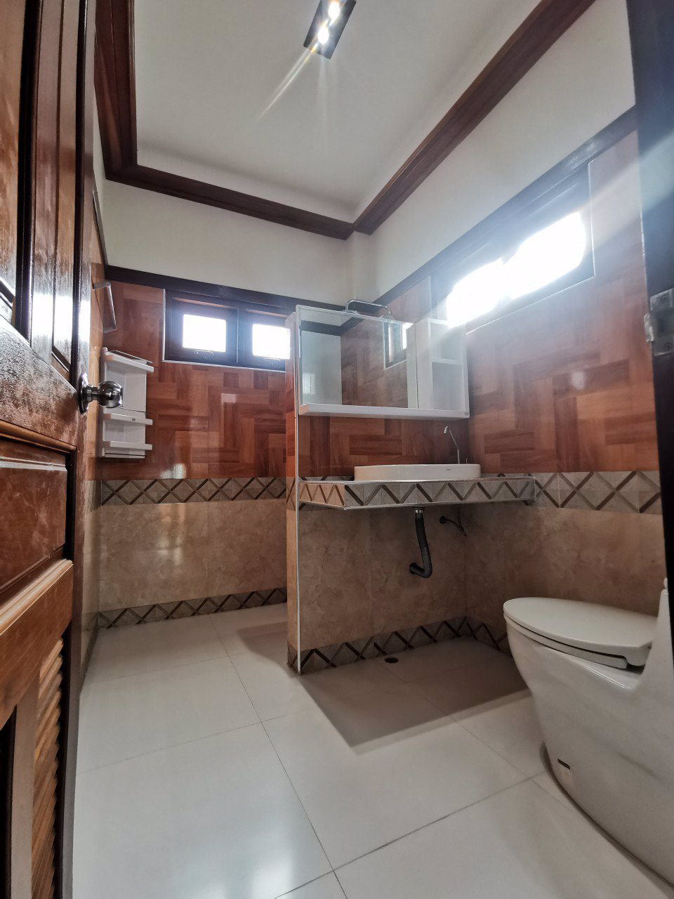 ขายบ้านเดี่ยว-2-ชั้น-ไทยประยุกต์-บิ้วอินไม้สัก-ทำเลดี-ติดถนน-ใกล้โรงเรียนวิเศษสมุทคุณ-ตลาดกระทุ่มแบน