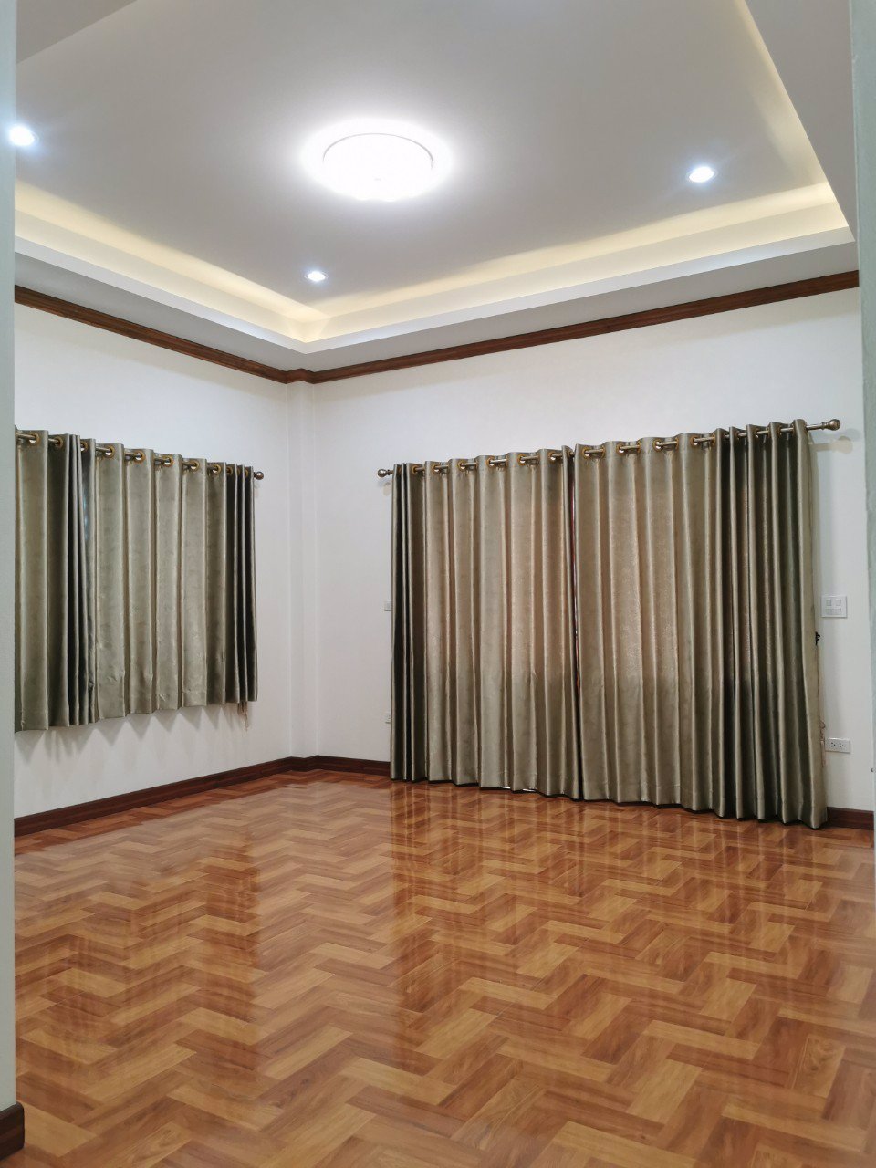 ขายบ้านเดี่ยว-2-ชั้น-64-ตรว-5ห้องนอน-5ห้องน้ำ-2ที่จอดรถ-ทำเลดี-ใกล้โรงเรียนวิเศษสมุทคุณกระทุ่มแบน