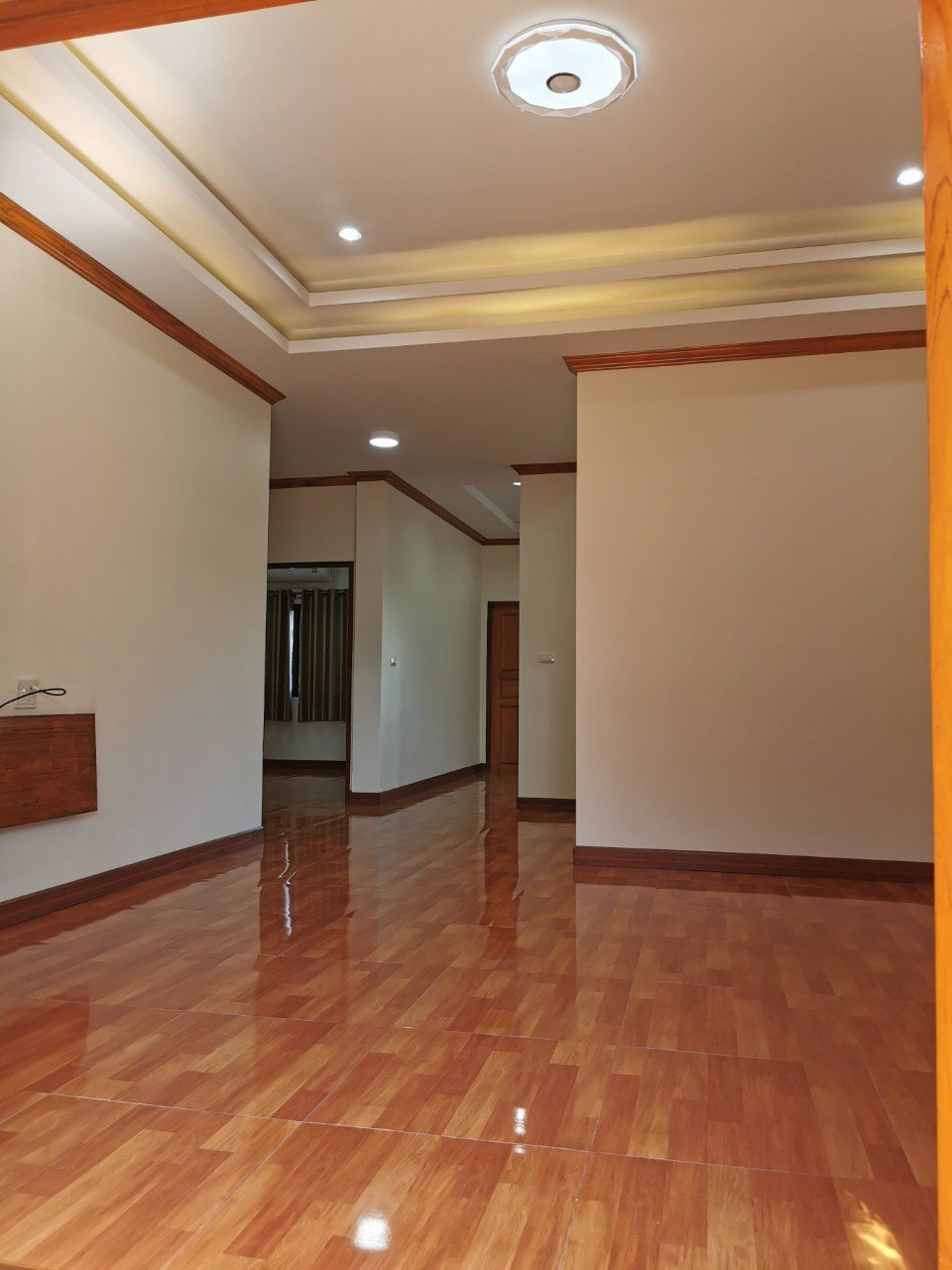 ขายบ้านเดี่ยว-2-ชั้น-64-ตรว-5ห้องนอน-5ห้องน้ำ-2ที่จอดรถ-ทำเลดี-ใกล้โรงเรียนวิเศษสมุทคุณกระทุ่มแบน