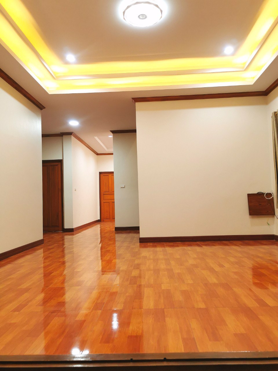 ขายบ้านเดี่ยว-2-ชั้น-64-ตรว-5ห้องนอน-5ห้องน้ำ-2ที่จอดรถ-ทำเลดี-ใกล้โรงเรียนวิเศษสมุทคุณกระทุ่มแบน