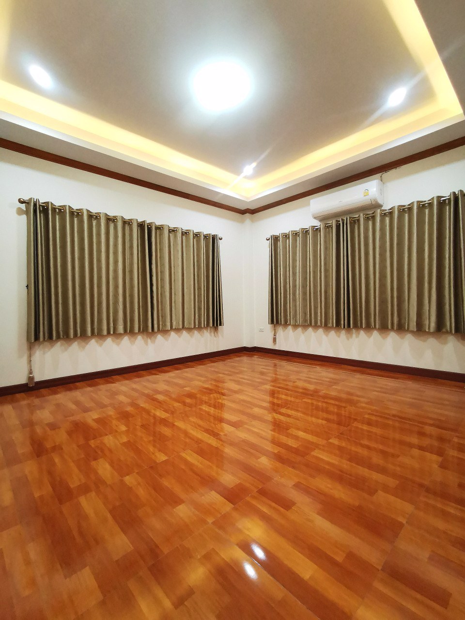 ขายบ้านเดี่ยว-2-ชั้น-64-ตรว-5ห้องนอน-5ห้องน้ำ-2ที่จอดรถ-ทำเลดี-ใกล้โรงเรียนวิเศษสมุทคุณกระทุ่มแบน