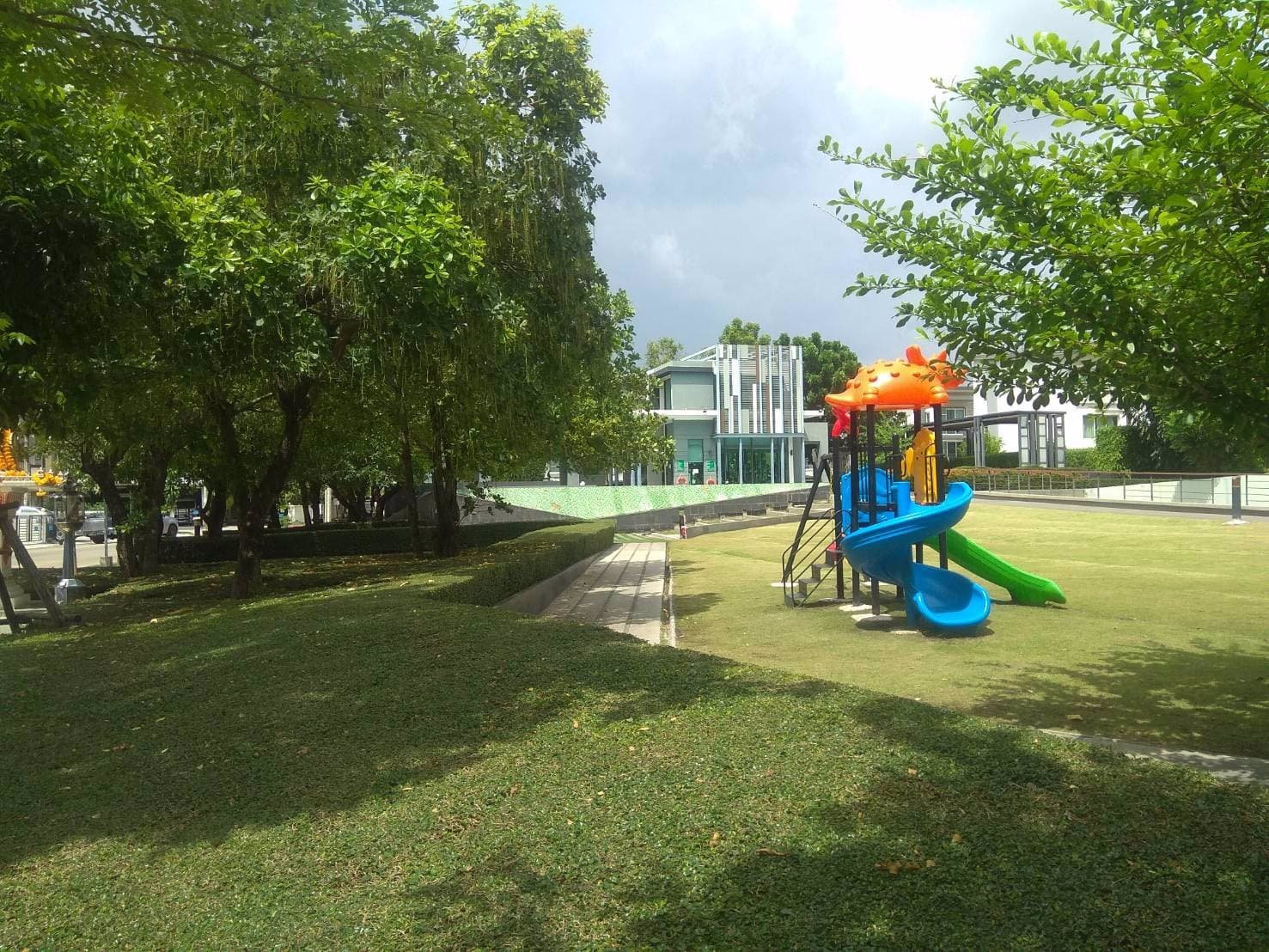 ขายทาวน์โฮมแสนสิริ-3-ชั้น-ทาวน์อเวนิวพระราม-9-รามคำแหง-60