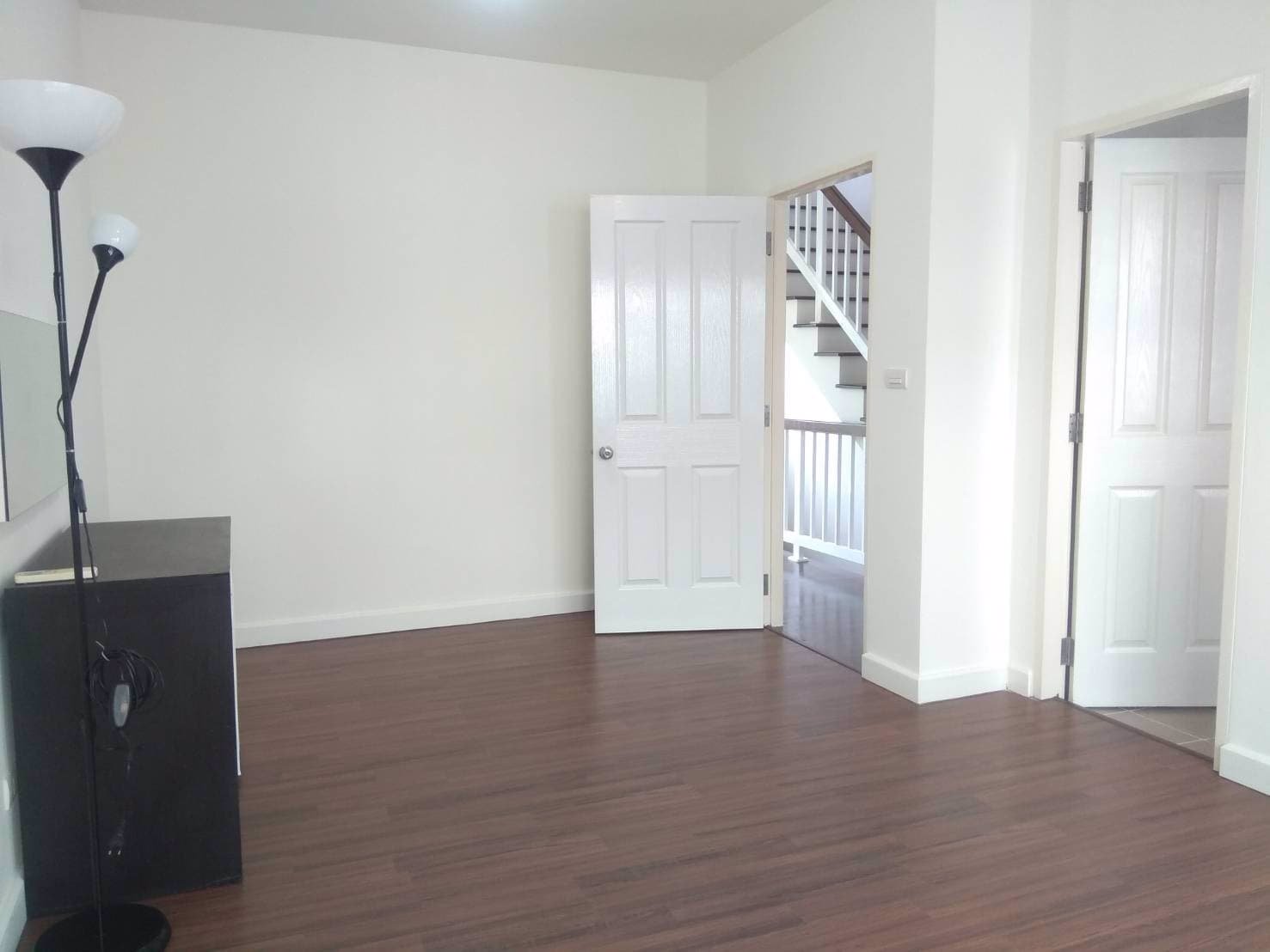 ลดราคาค่าเช่า-ถูกสุดๆ-ทาวน์โฮม-3-ชั้น-สุดคุ้มในที่เดียว-อยู่อาศัย-ทำสำนักงานได้-แอร์-4-เครื่อง