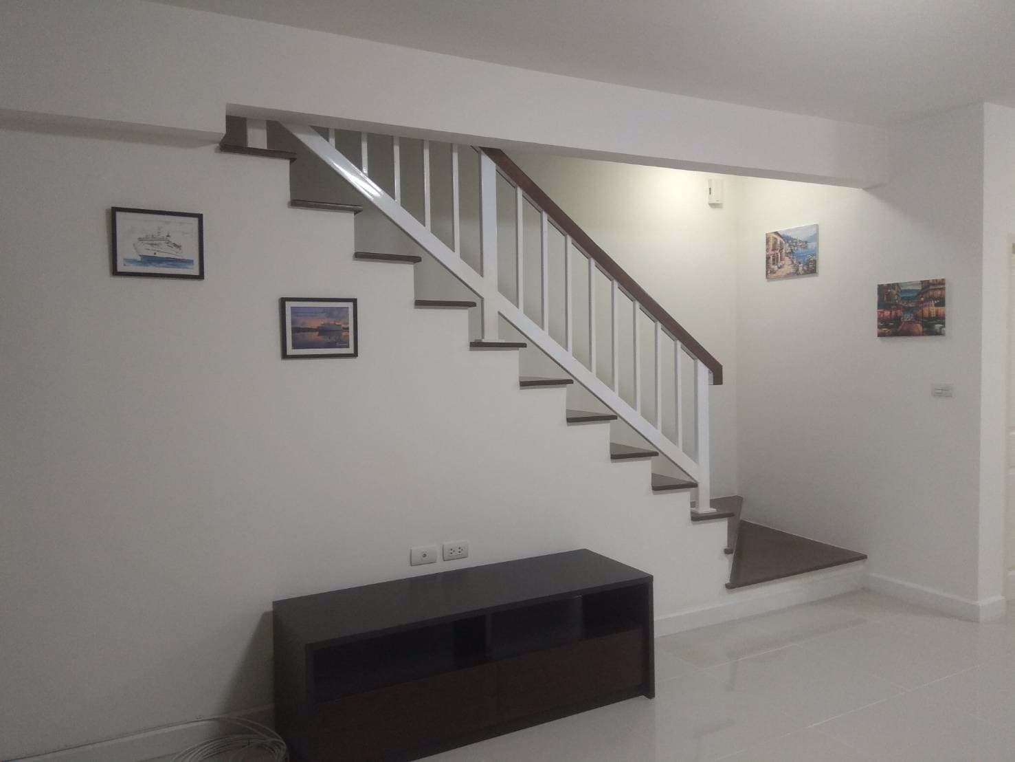 ลดราคาค่าเช่า-ถูกสุดๆ-ทาวน์โฮม-3-ชั้น-สุดคุ้มในที่เดียว-อยู่อาศัย-ทำสำนักงานได้-แอร์-4-เครื่อง