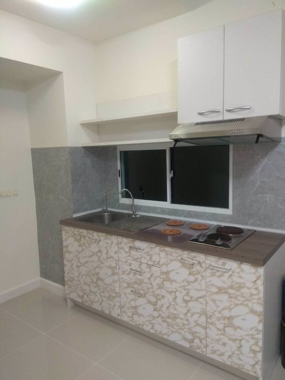 ลดราคาค่าเช่า-ถูกสุดๆ-ทาวน์โฮม-3-ชั้น-สุดคุ้มในที่เดียว-อยู่อาศัย-ทำสำนักงานได้-แอร์-4-เครื่อง