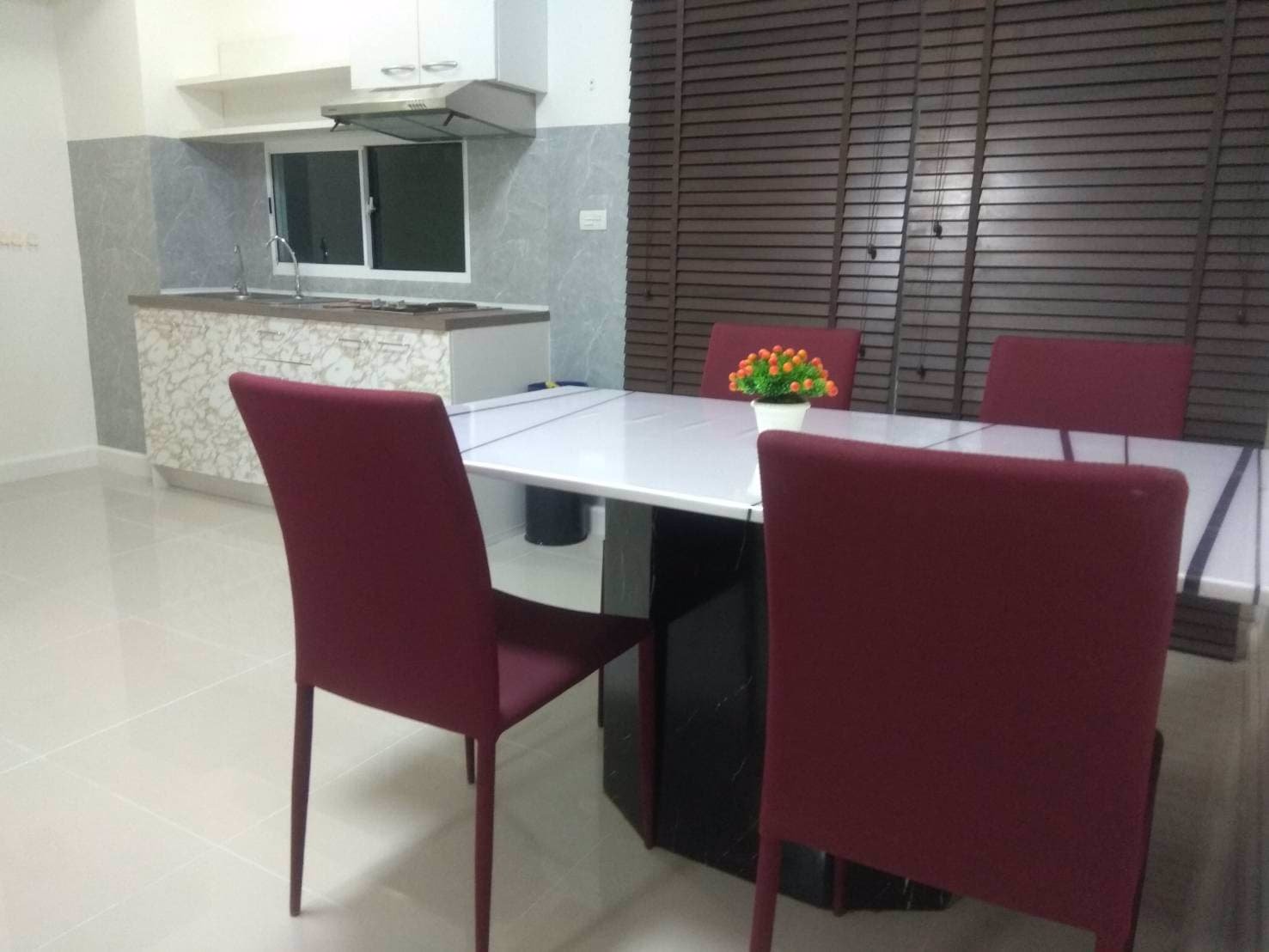 ลดราคาค่าเช่า-ถูกสุดๆ-ทาวน์โฮม-3-ชั้น-สุดคุ้มในที่เดียว-อยู่อาศัย-ทำสำนักงานได้-แอร์-4-เครื่อง