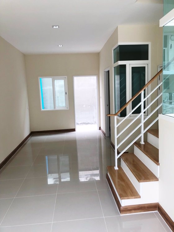 ด่วนขายทาวน์เฮ้าส์-2-ชั้น-โกลเด้นทาวน์2อ่อนนุช-ลาดกระบัง-ใกล้รถไฟฟ้า-บ้านสภาพใหม่มาก-05250