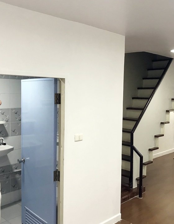 ขายทาวน์เฮ้าส์-หมู่บ้าน-เคซี-ถรามคำแหง142-เขตสะพานสูง-18-ตรว-ใกล้สัมมากรเพลส-ทำเลดีมาก-05263