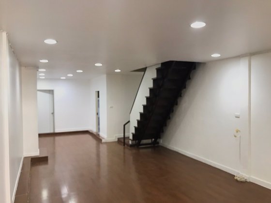 ขายทาวน์เฮ้าส์-หมู่บ้าน-เคซี-ถรามคำแหง142-เขตสะพานสูง-18-ตรว-ใกล้สัมมากรเพลส-ทำเลดีมาก-05263